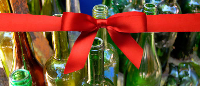 2013 Holiday Gift Guide: 6 Gifts for the Wine Lover on Your List